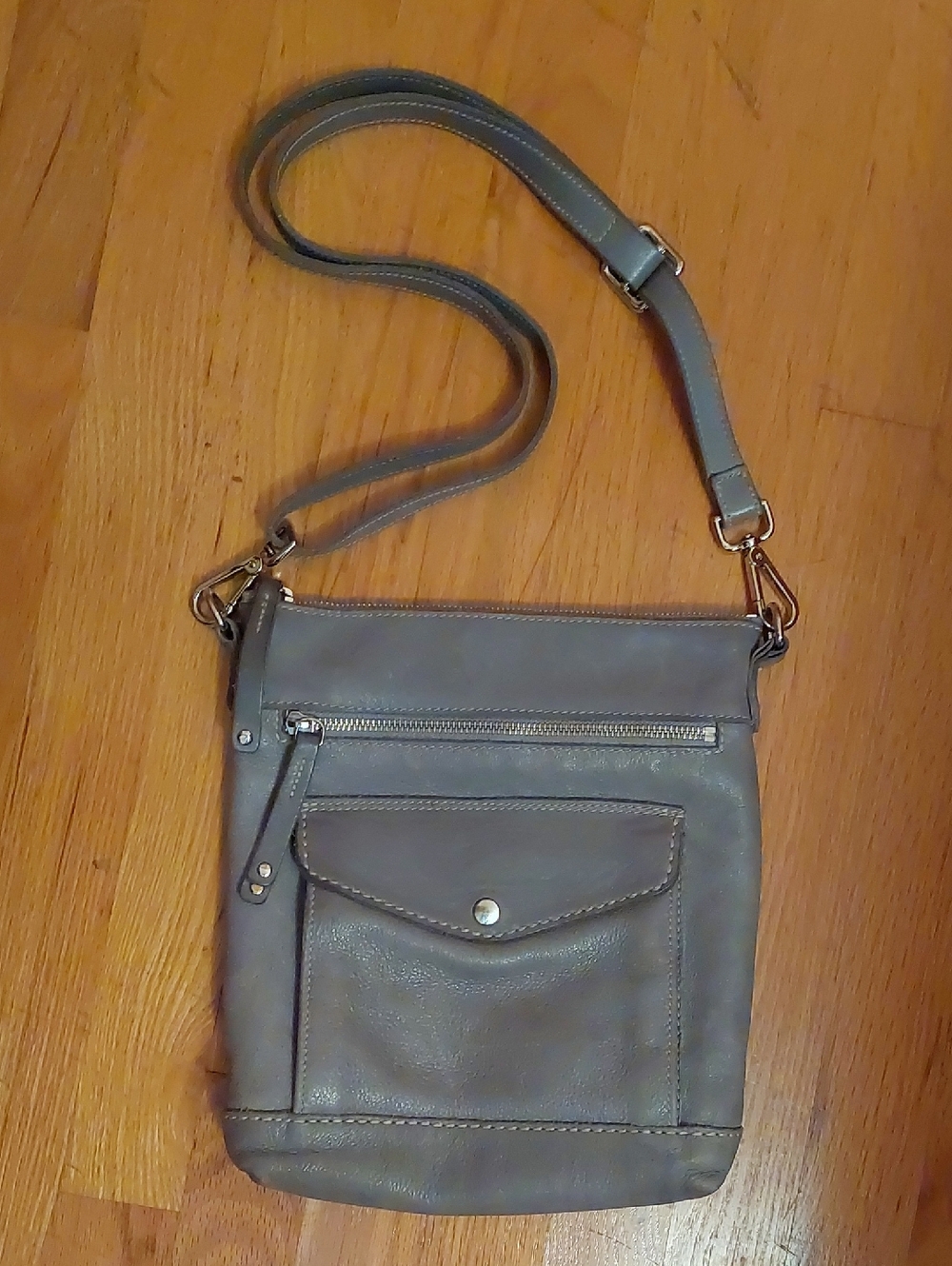 Bundle Roots Canada Crossbody Purses and Belt Bag - Picture 2 of 16